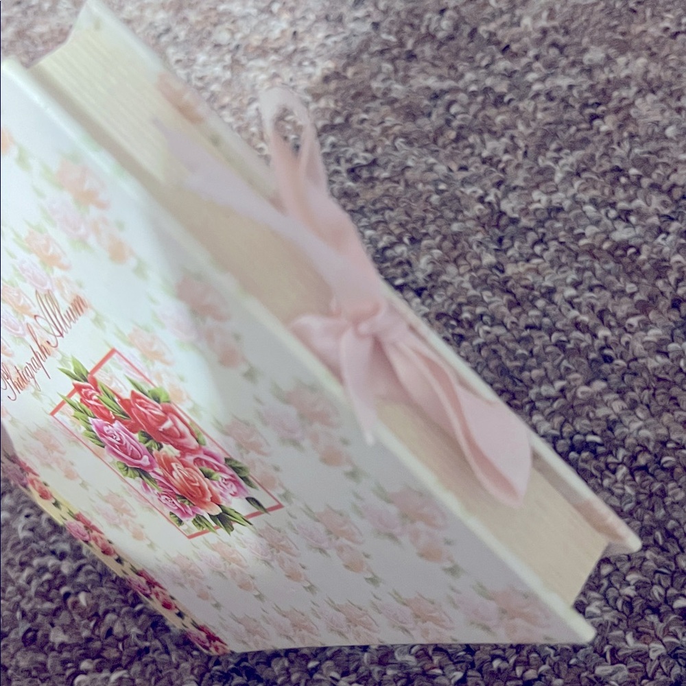 Rose Pattern Photograph Album - Picture 5 of 5